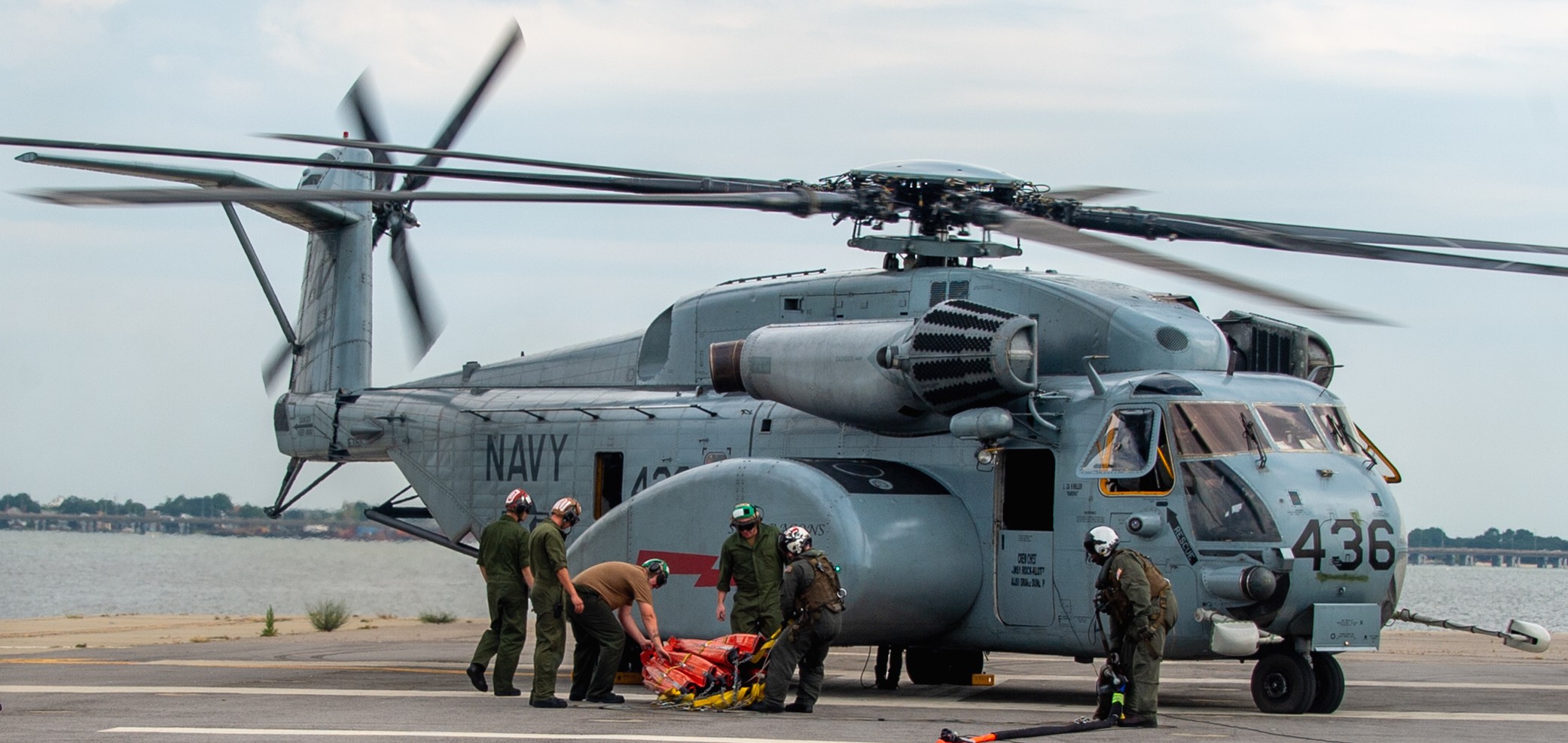 hm-12 sea dragons helicopter mine countermeasures squadron navy mh-53d norfolk virginia 43