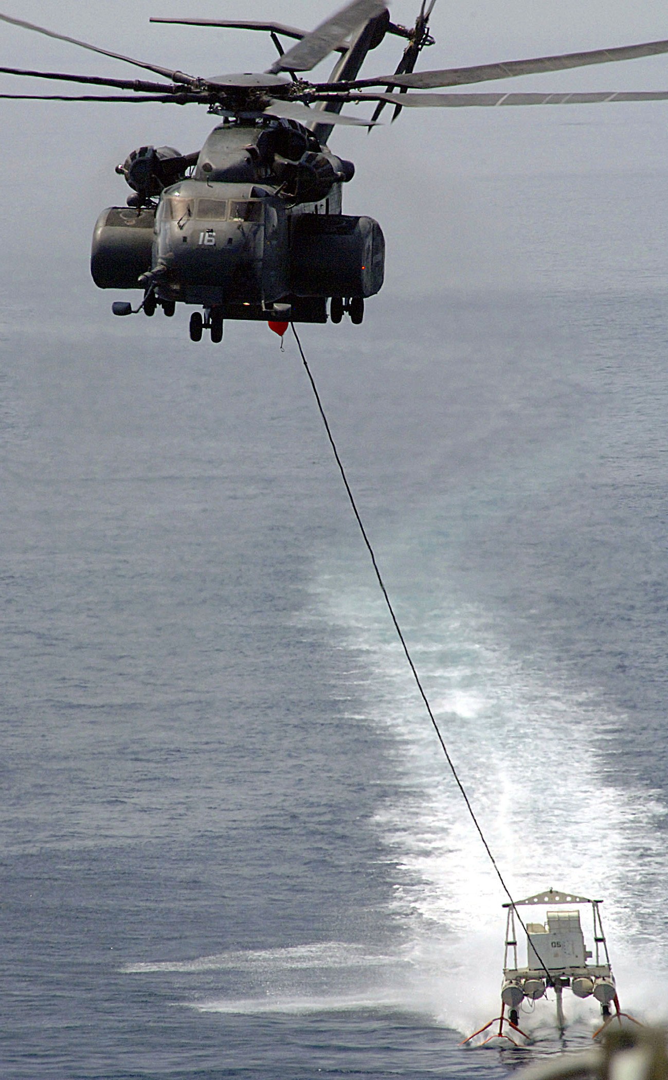 hm-15 blackhawks helicopter mine countermeasures squadron navy mh-53e sea dragon 82