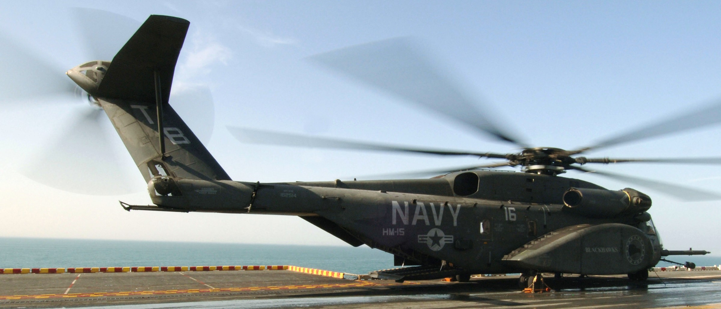 hm-15 blackhawks helicopter mine countermeasures squadron navy mh-53e sea dragon 83 uss nassau lha-4