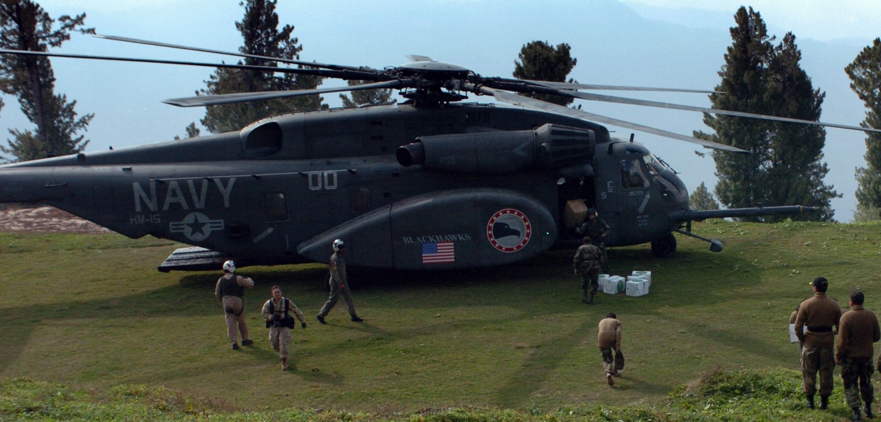 hm-15 blackhawks helicopter mine countermeasures squadron navy mh-53e sea dragon 89 pakistan