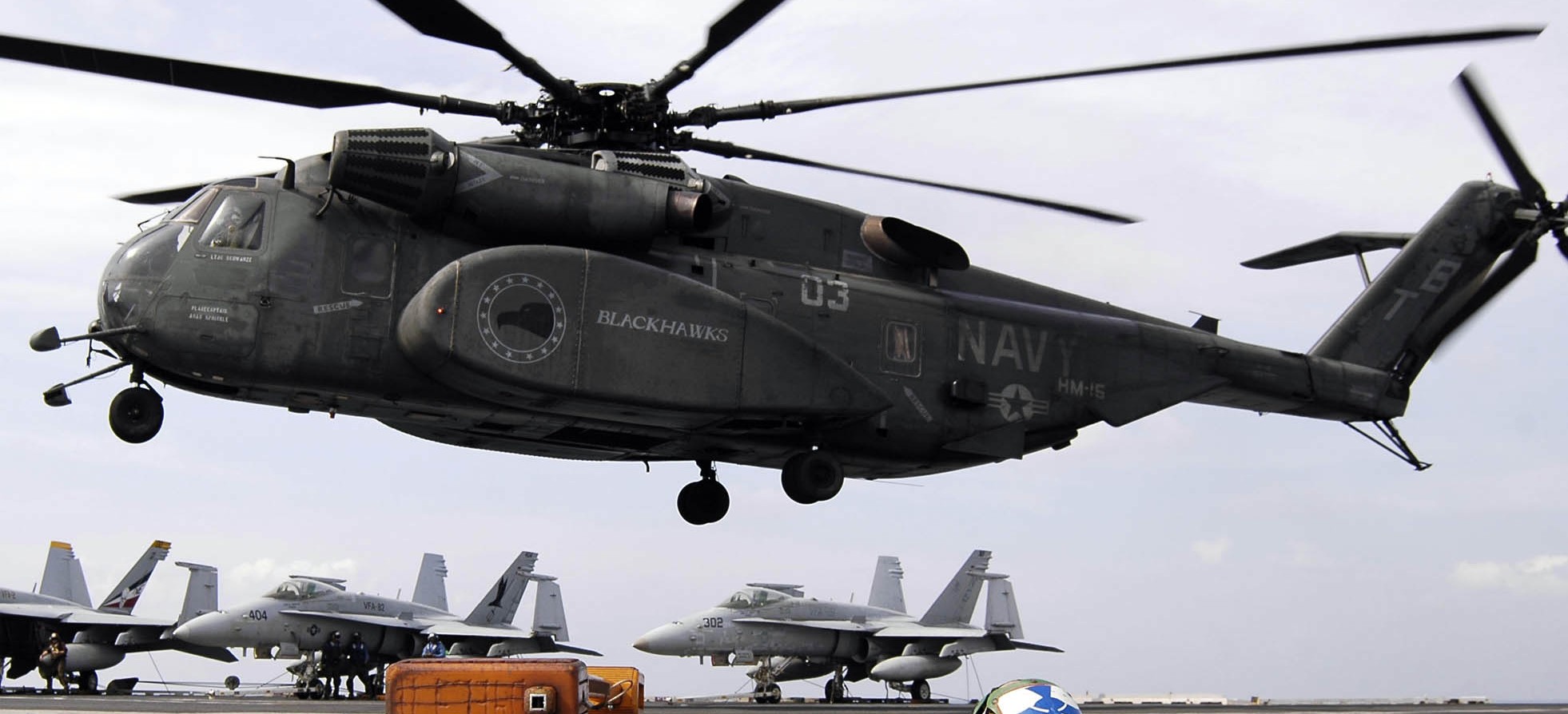 hm-15 blackhawks helicopter mine countermeasures squadron navy mh-53e sea dragon 99 uss abraham lincoln cvn-72