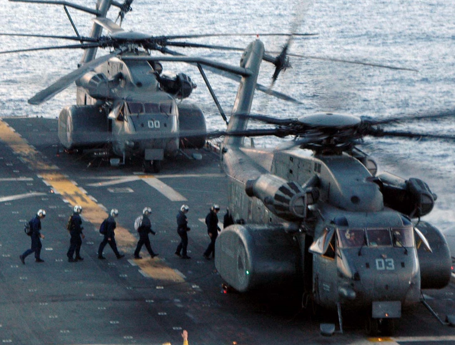 hm-15 blackhawks helicopter mine countermeasures squadron navy mh-53e sea dragon 101