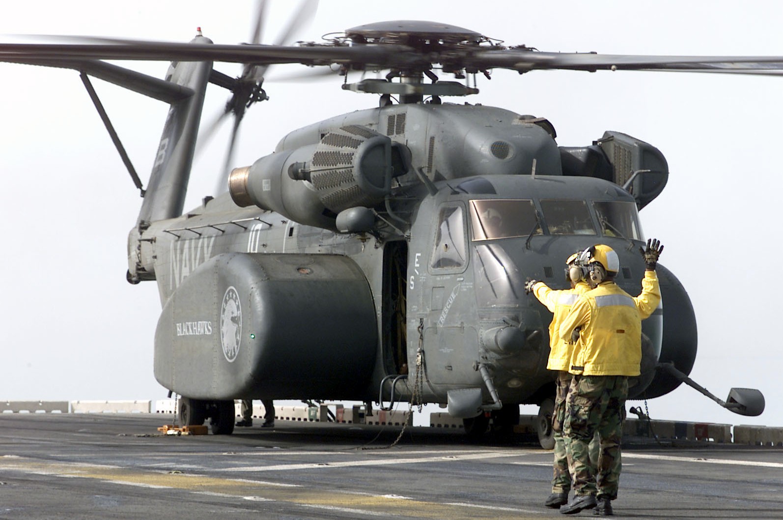 hm-15 blackhawks helicopter mine countermeasures squadron navy mh-53e sea dragon 115