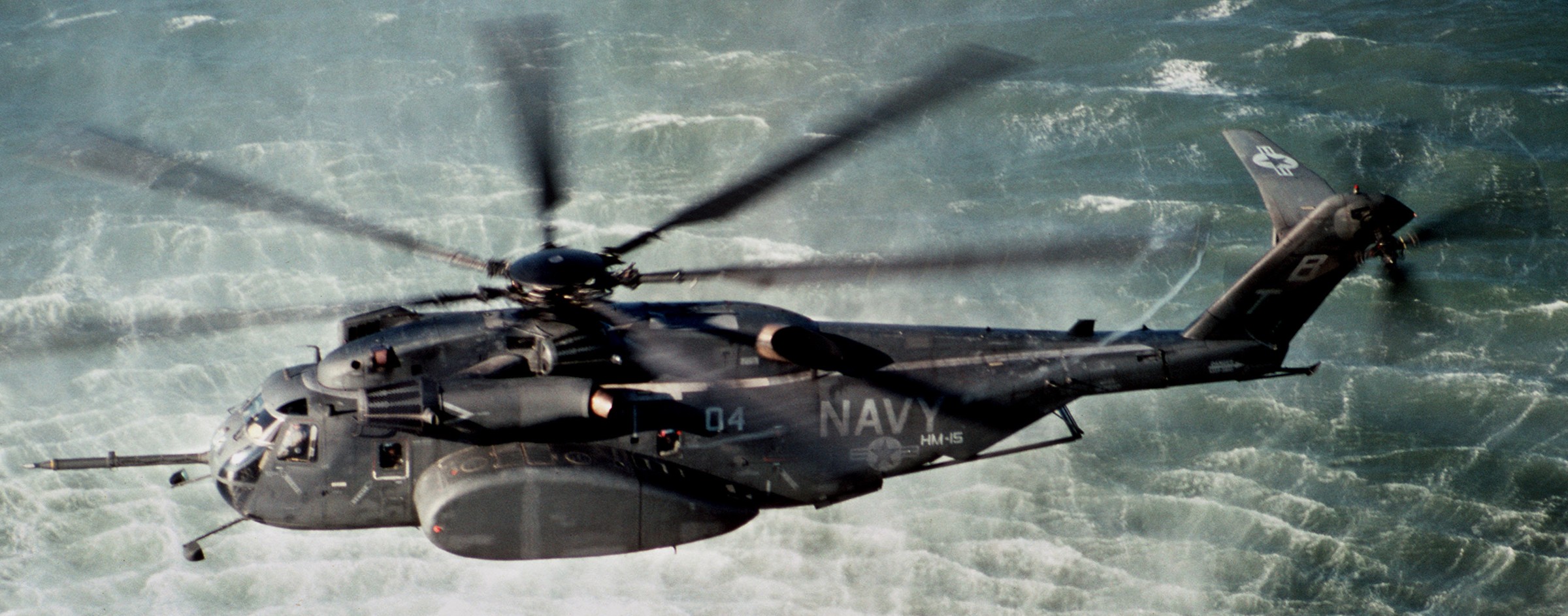 hm-15 blackhawks helicopter mine countermeasures squadron navy mh-53e sea dragon 133