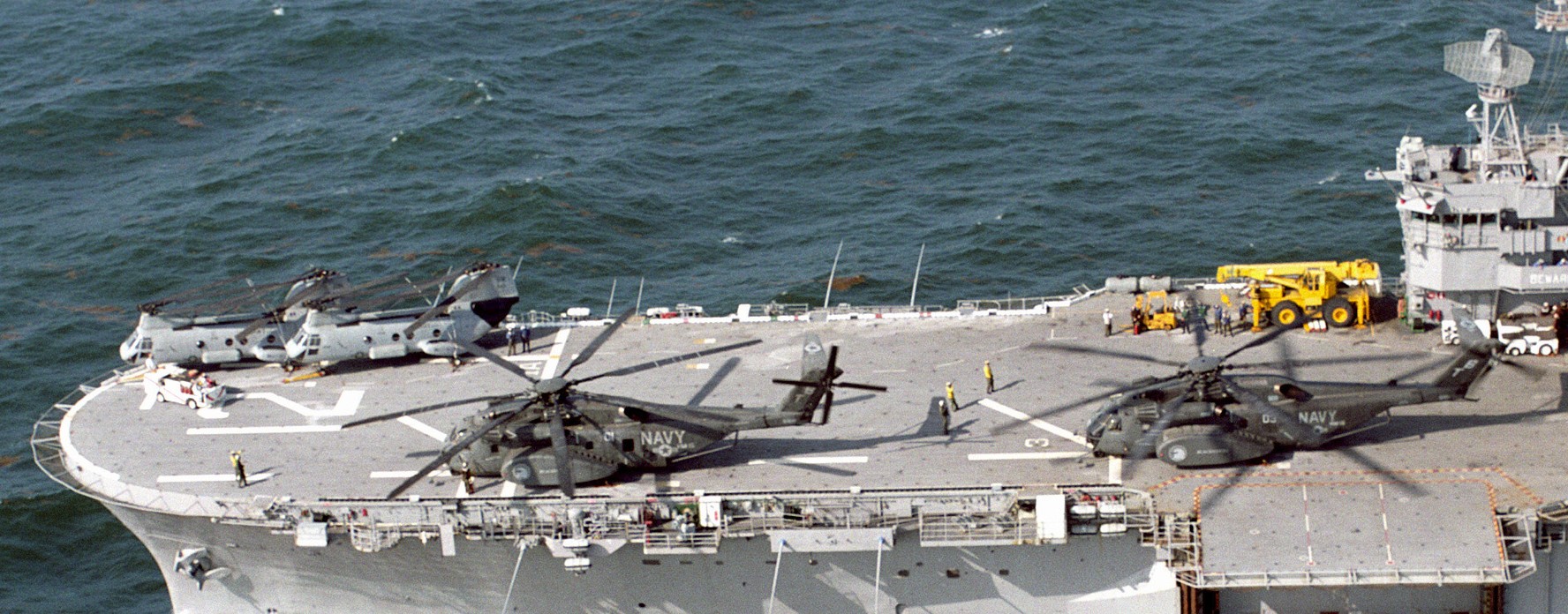 hm-15 blackhawks helicopter mine countermeasures squadron navy mh-53e sea dragon 149