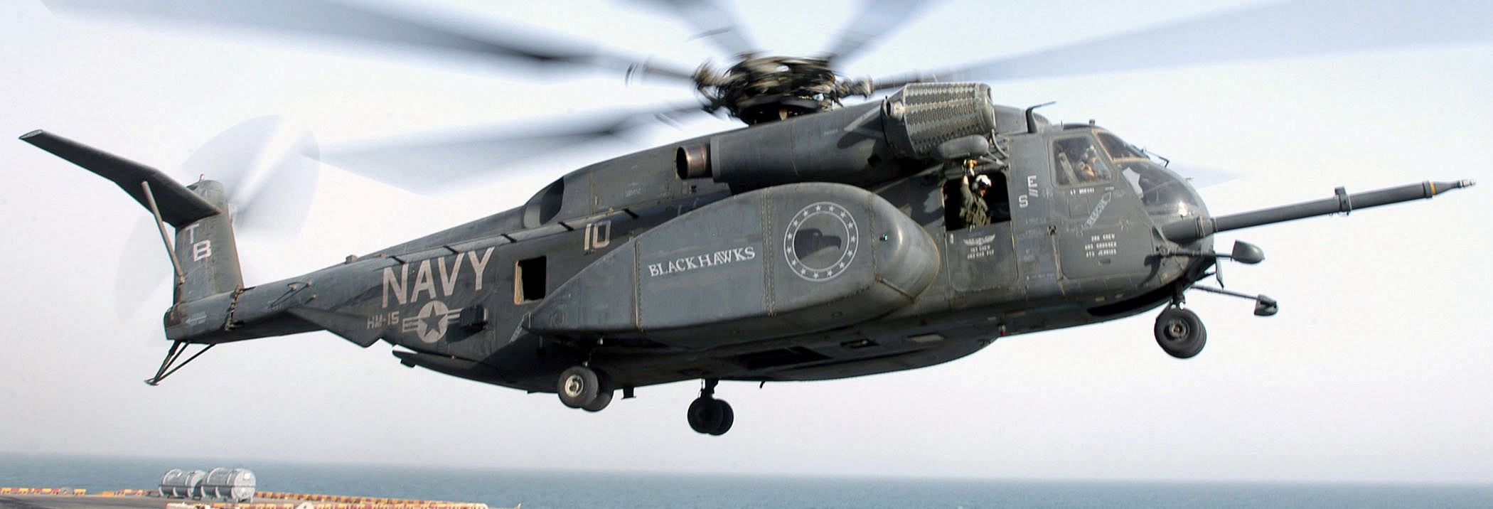 hm-15 blackhawks helicopter mine countermeasures squadron navy mh-53e sea dragon 153 uss kearsarge lhd-3