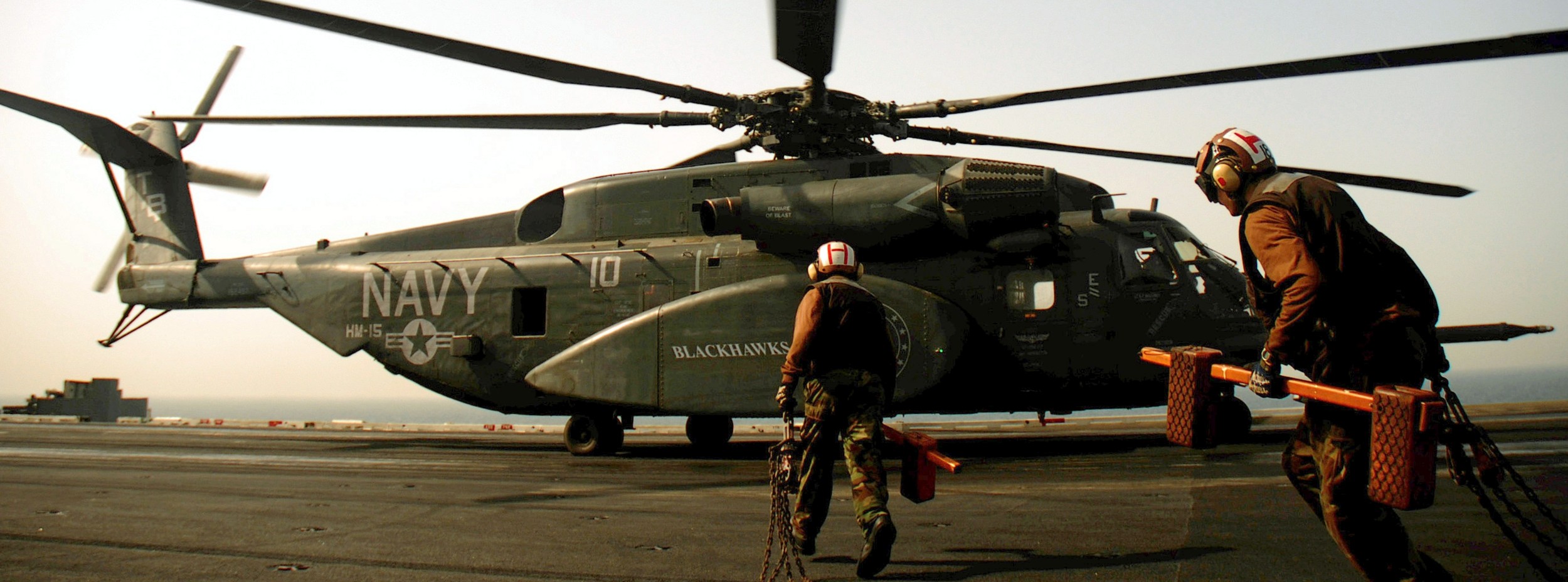 hm-15 blackhawks helicopter mine countermeasures squadron navy mh-53e sea dragon 154 uss ronald reagan cvn-76