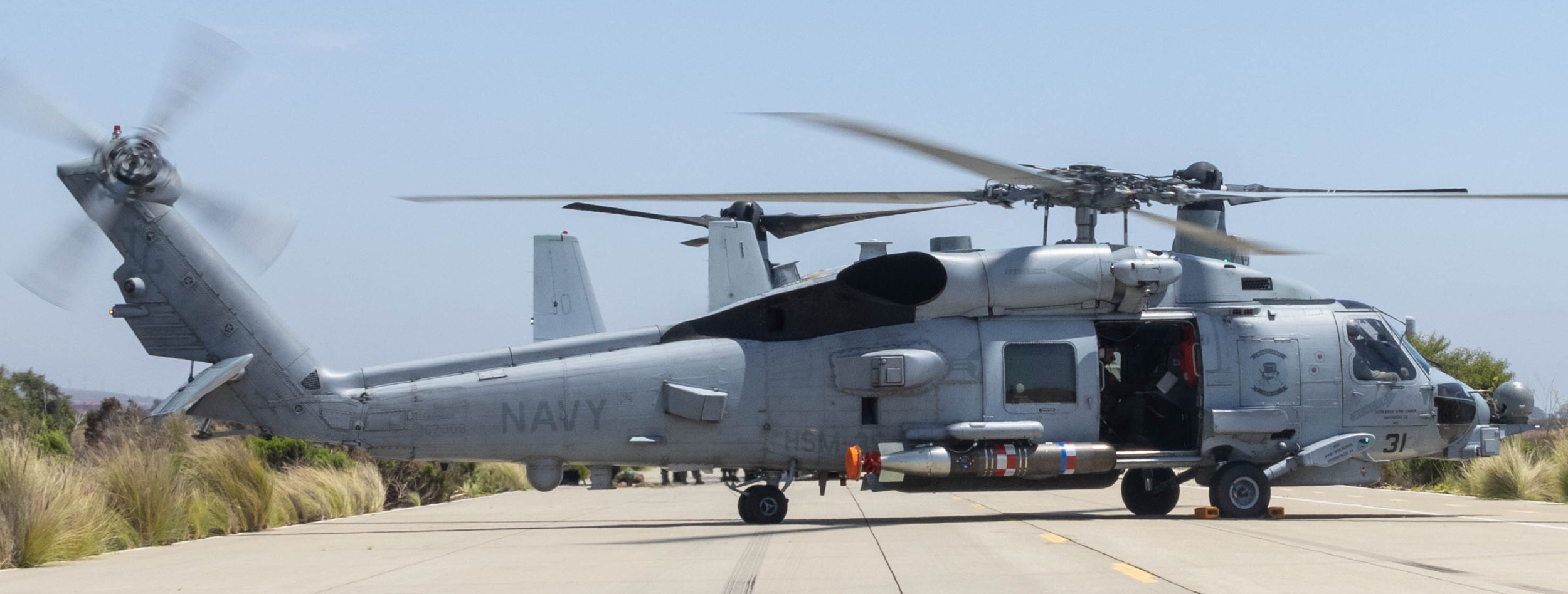 hsm-35 magicians helicopter maritime strike squadron mh-60r seahawk camp pendleton 88