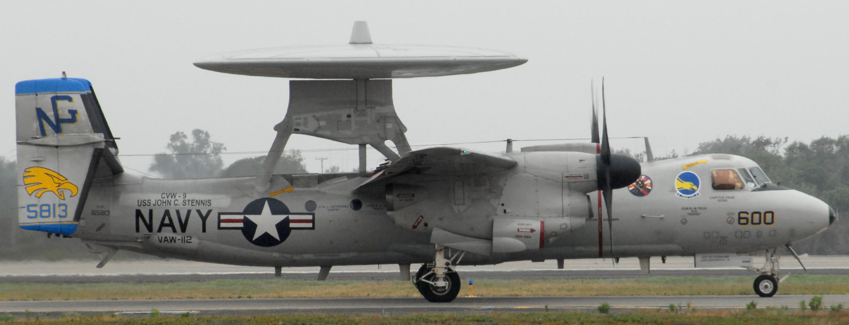 vaw-112 golden hawks carrier airborne early warning squadron us navy grumman e-2c hawkeye nas point mugu ventura county 95