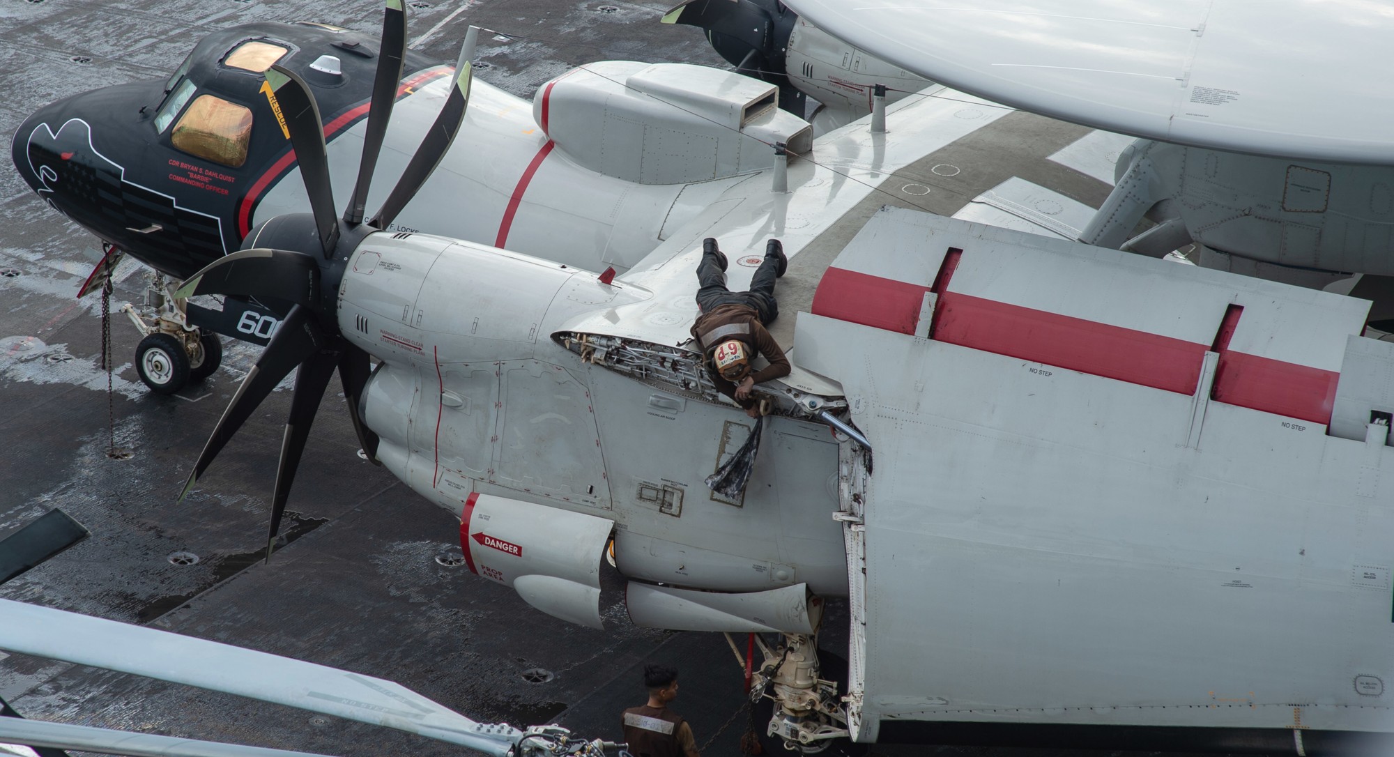 vaw-113 black eagles airborne command control squadron e-2d advanced hawkeye cvw-2 cvn-70 uss carl vinson 124