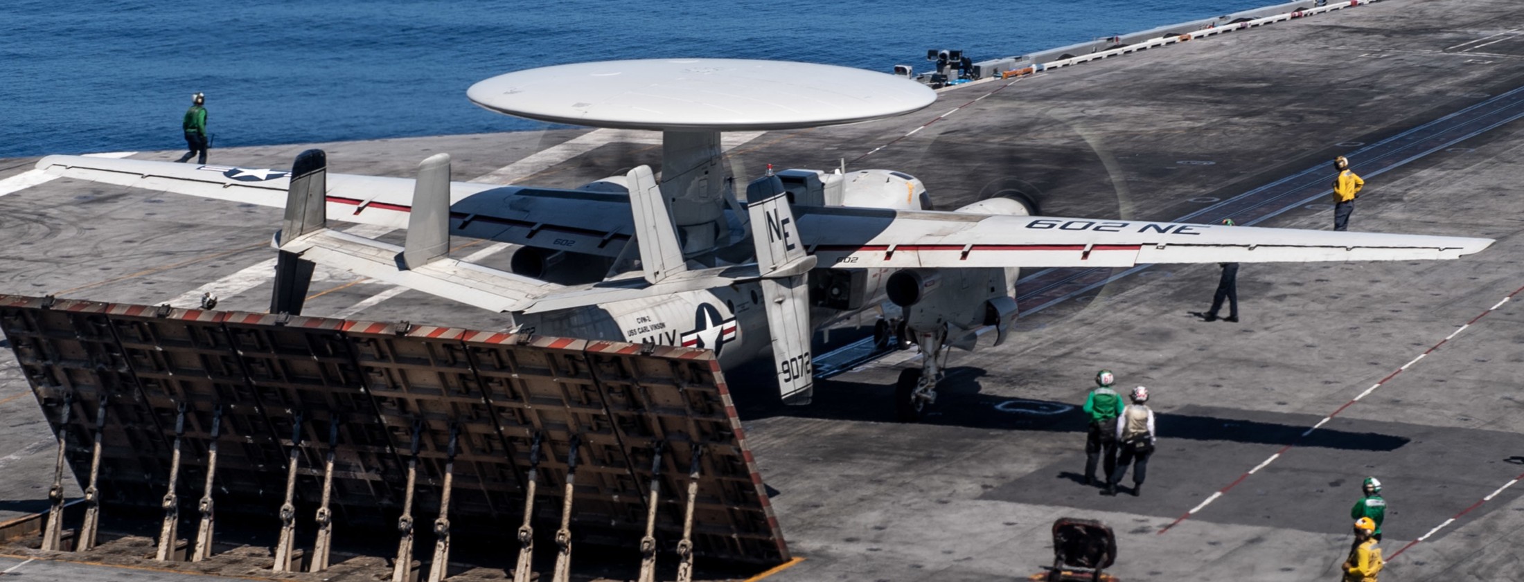 vaw-113 black eagles airborne command control squadron e-2d advanced hawkeye cvw-2 cvn-70 uss carl vinson 125