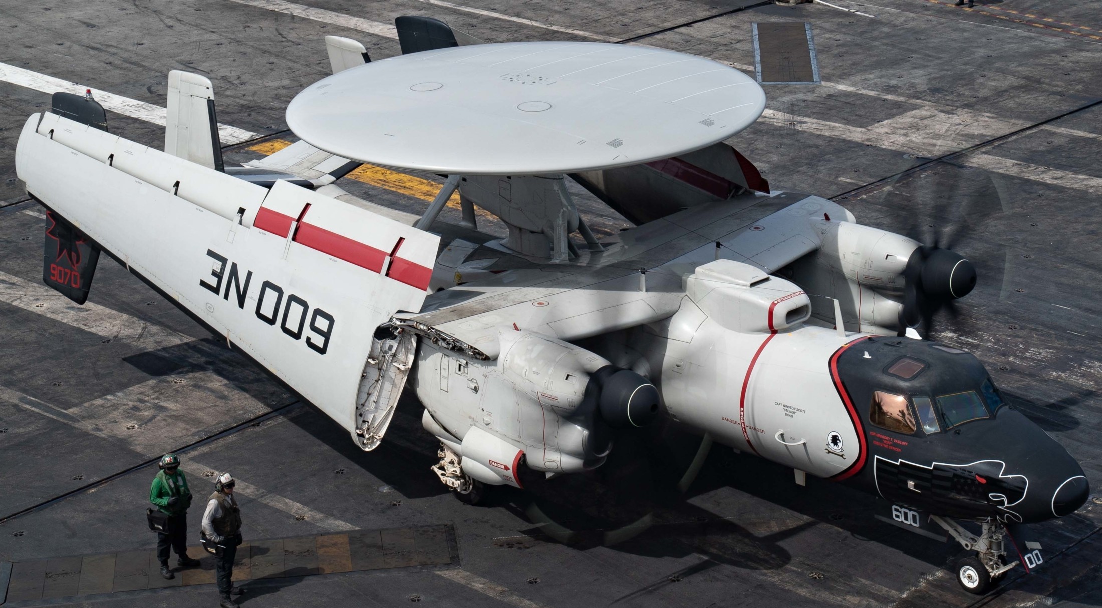 vaw-113 black eagles airborne command control squadron e-2d advanced hawkeye cvw-2 cvn-70 uss carl vinson 135