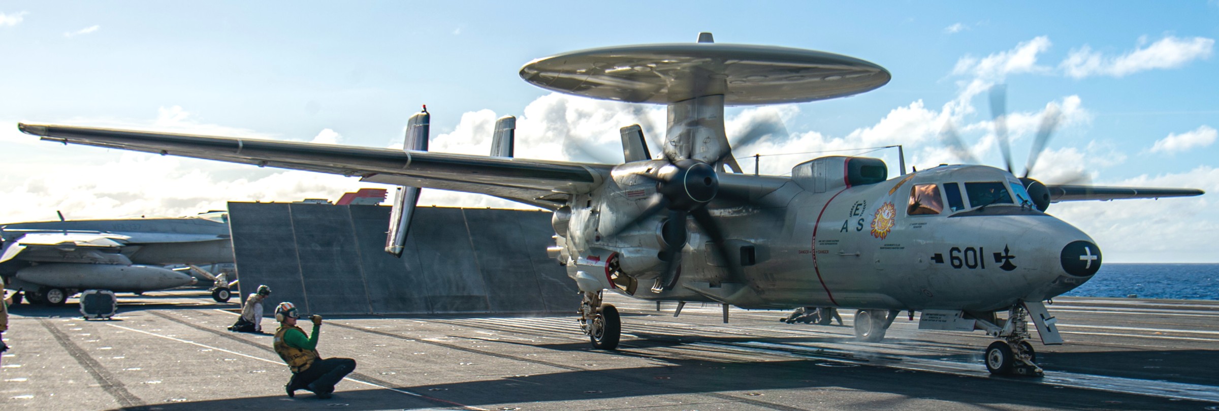 vaw-116 sun kings airborne command control squadron e-2c hawkeye cvw-17 cvn-68 uss nimitz 146