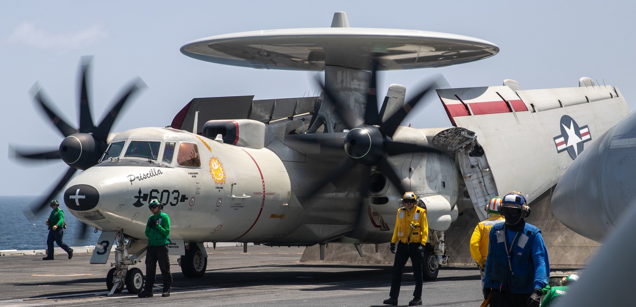 vaw-116 sun kings airborne command control squadron e-2c hawkeye cvw-7 cvn-73 uss george washington 173