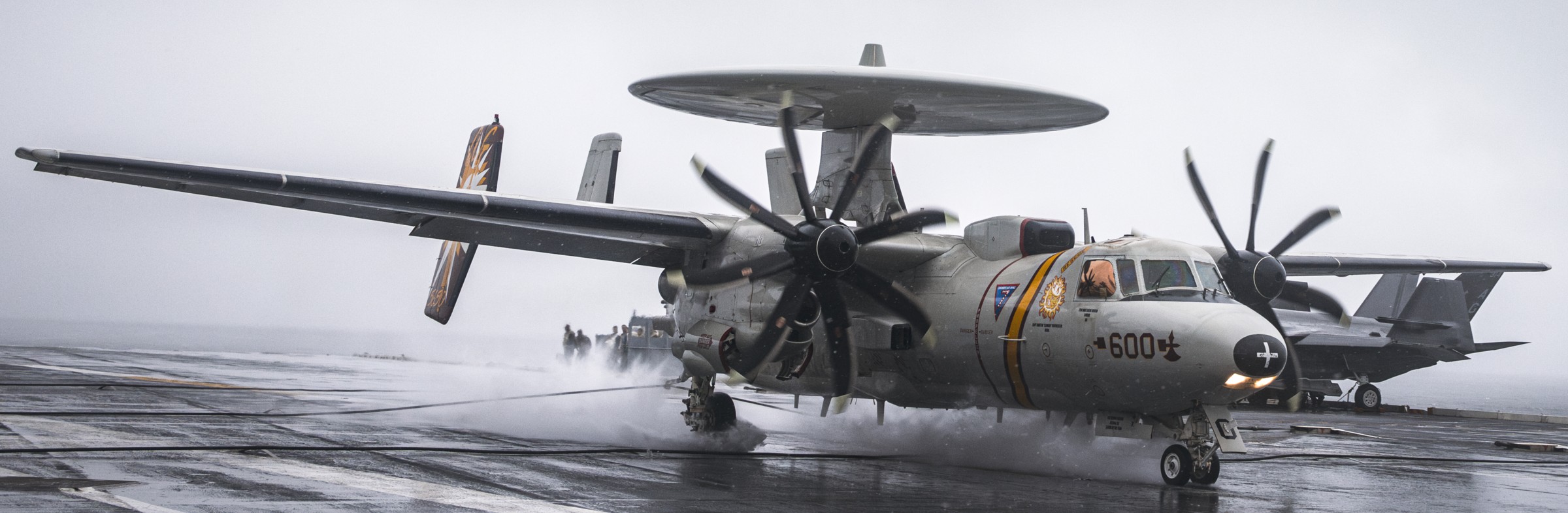 vaw-116 sun kings airborne command control squadron e-2c hawkeye cvw-7 cvn-73 uss george washington southern seas 174