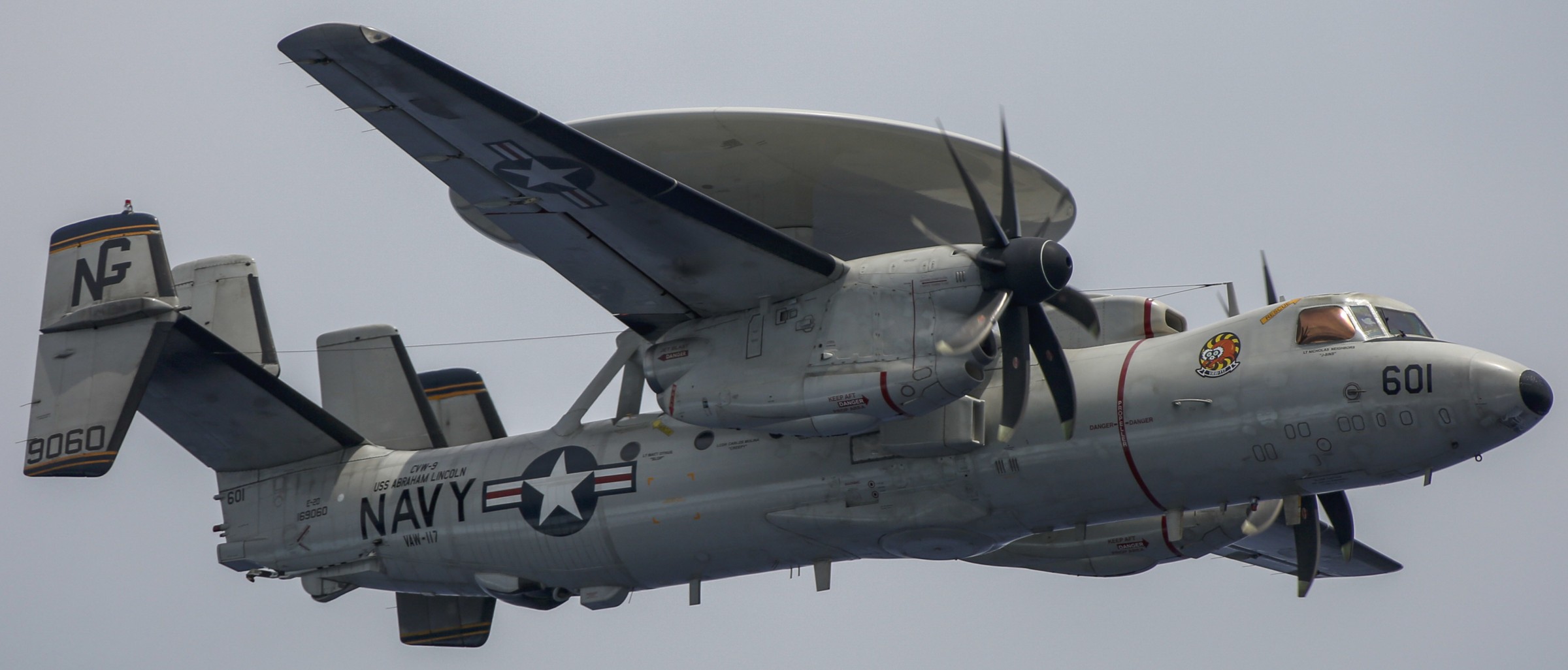 vaw-117 wallbangers airborne command control squadron e-2d advanced hawkeye cvw-9 cvn-72 uss abraham lincoln 195