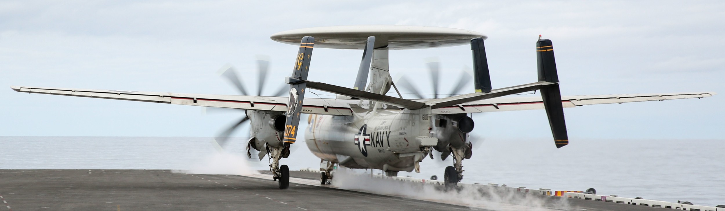 vaw-117 wallbangers airborne command control squadron e-2d advanced hawkeye 202