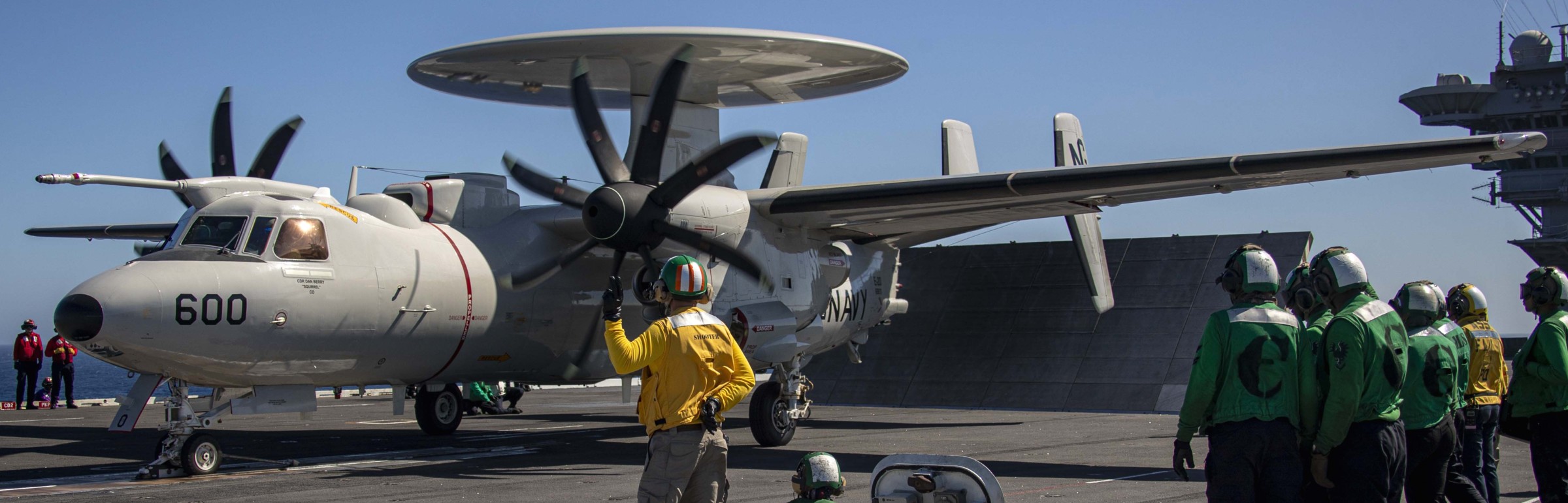 vaw-117 wallbangers airborne command control squadron e-2d advanced hawkeye cvw-9 cvn-72 uss abraham lincoln 207