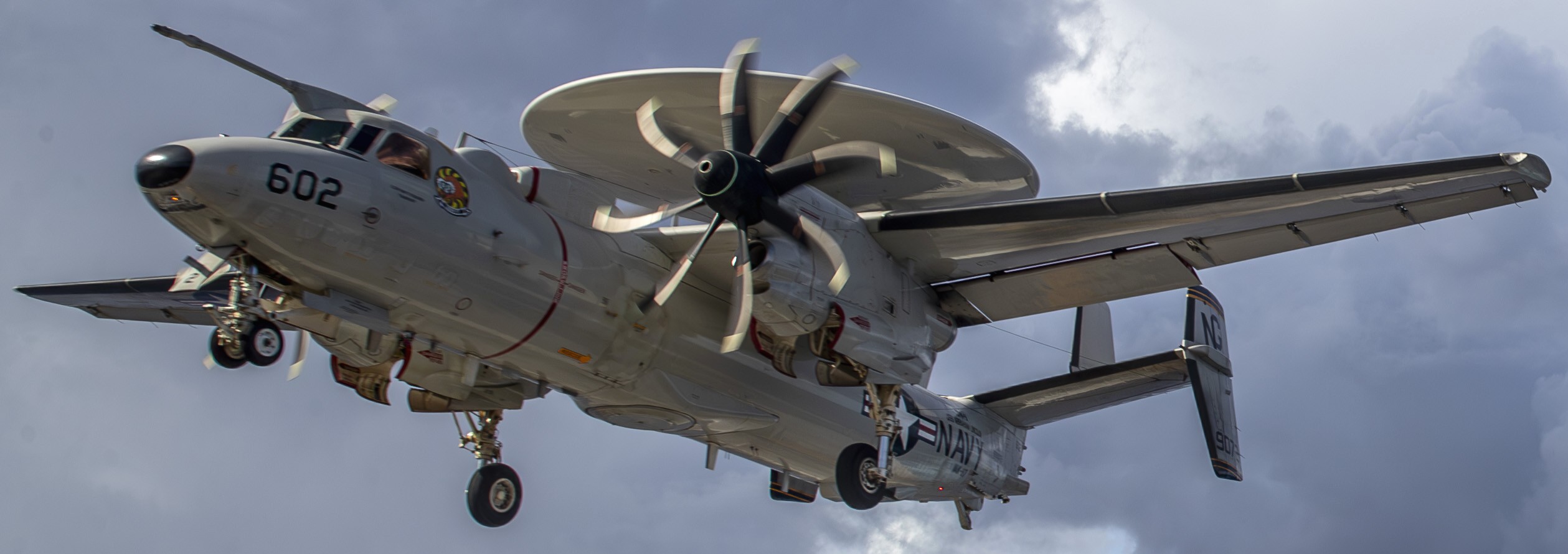 vaw-117 wallbangers airborne command control squadron e-2d advanced hawkeye cvw-9 cvn-72 uss abraham lincoln 213