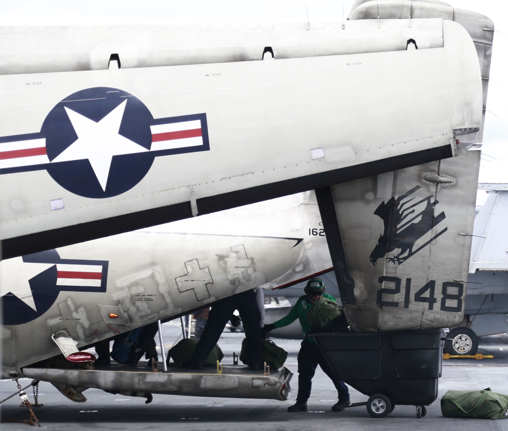 vaw-120 greyhawks airborne command control squadron c-2a greyhound replacement uss gerald r. ford cvn-78 51