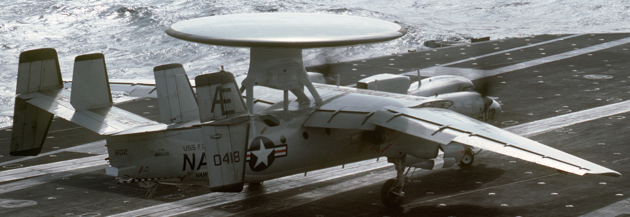 vaw-122 steeljaws carrier airborne early warning squadron e-2c hawkeye us navy cvw-6 cv-59 uss forrestal 19