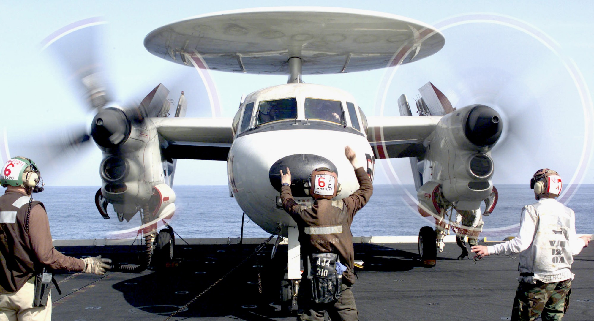 vaw-124 bear aces carrier airborne early warning squadron e-2c hawkeye cvn-71 uss theodore roosevelt 1999 03