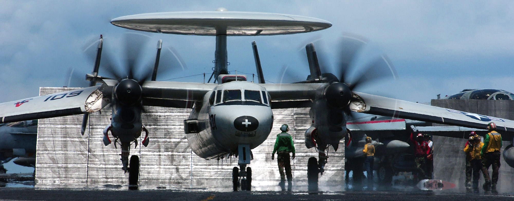 vaw-124 bear aces airborne command control squadron e-2c hawkeye cvn-71 uss theodore roosevelt 28