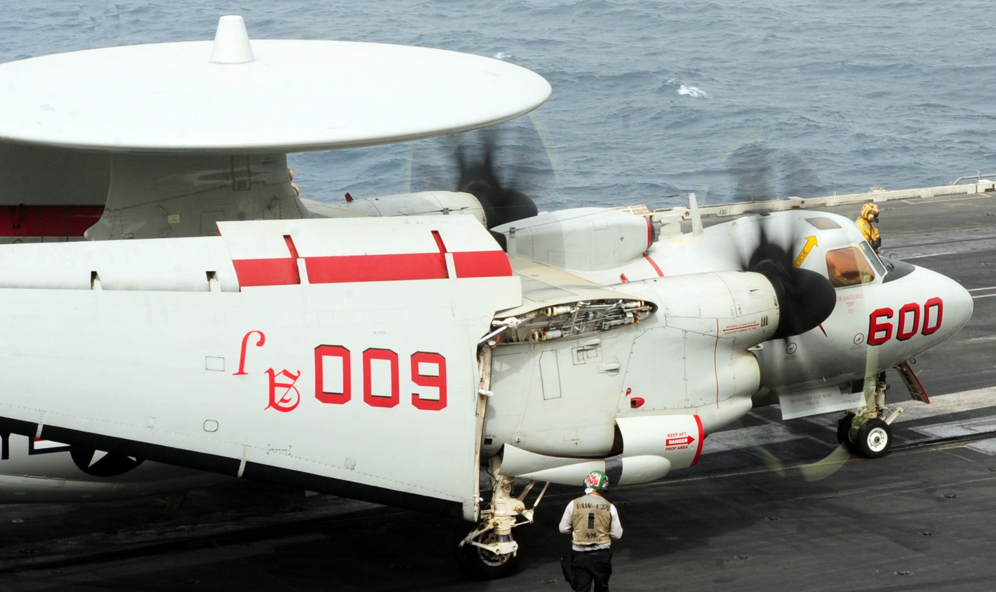 vaw-124 bear aces airborne command control squadron e-2c hawkeye cvn-77 uss george h. w. bush 62