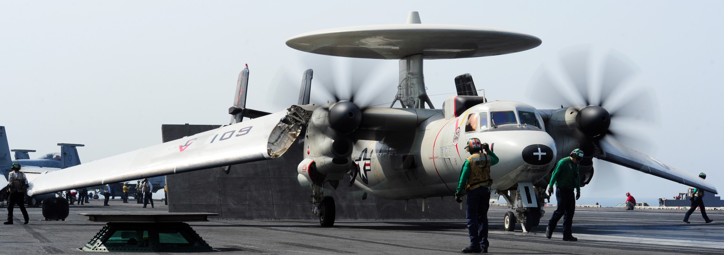 vaw-124 bear aces airborne command control squadron e-2c hawkeye cvn-77 uss george h. w. bush 65