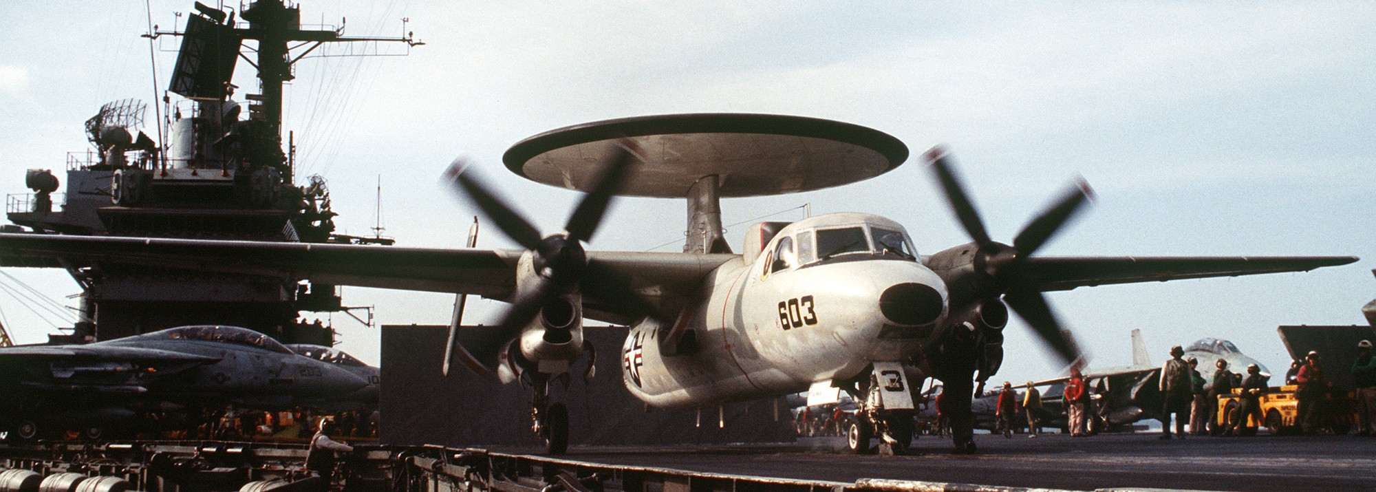 vaw-125 tigertails carrier airborne early warning squadron e-2c hawkeye cvw-17 cv-60 uss saratoga 06