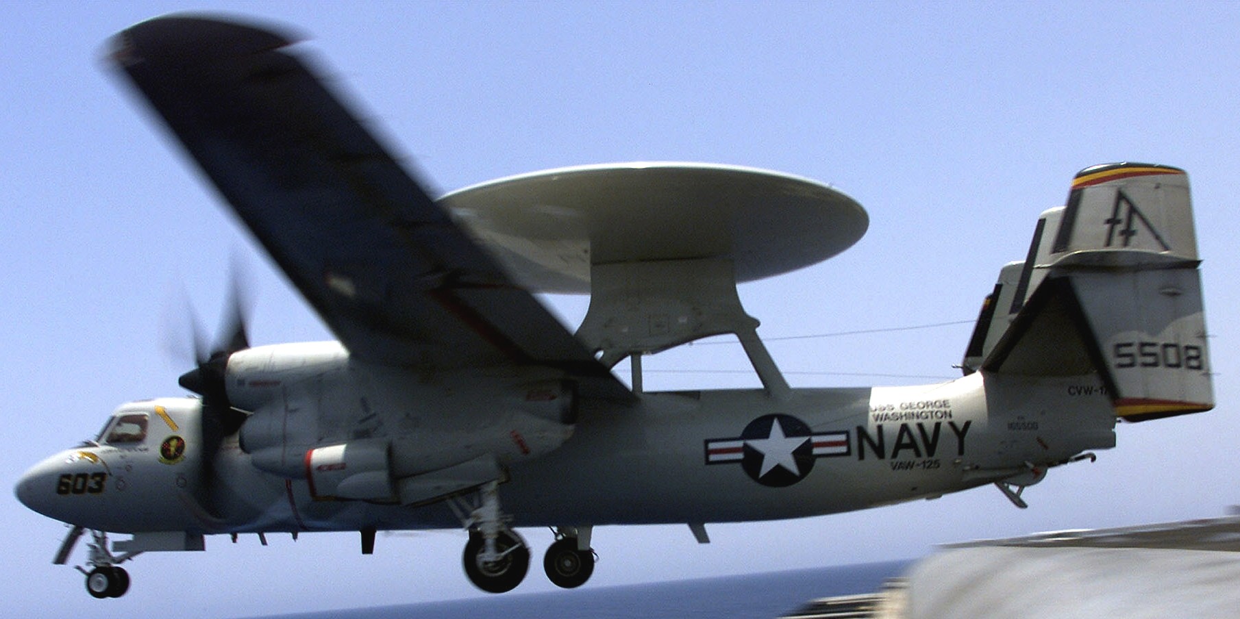 vaw-125 tigertails carrier airborne early warning squadron e-2c hawkeye cvw-17 cvn-73 uss george washington 2000 23