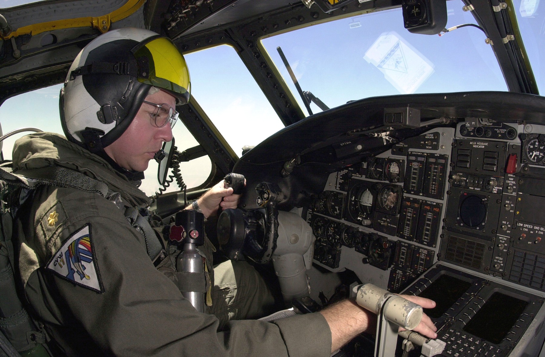 vaw-125 tigertails carrier airborne early warning squadron e-2c hawkeye nas fallon nevada cockpit view 2001 24