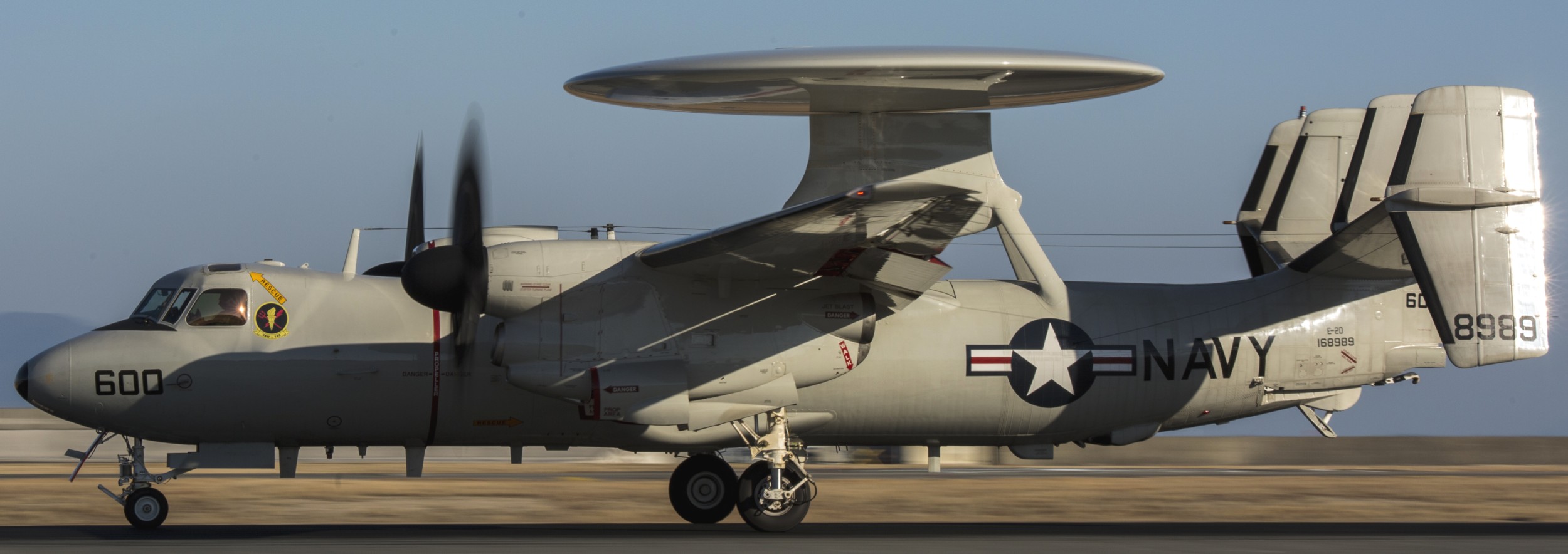 vaw-125 tigertails carrier airborne early warning squadron e-2d advanced hawkeye mcas iwakuni japan 63