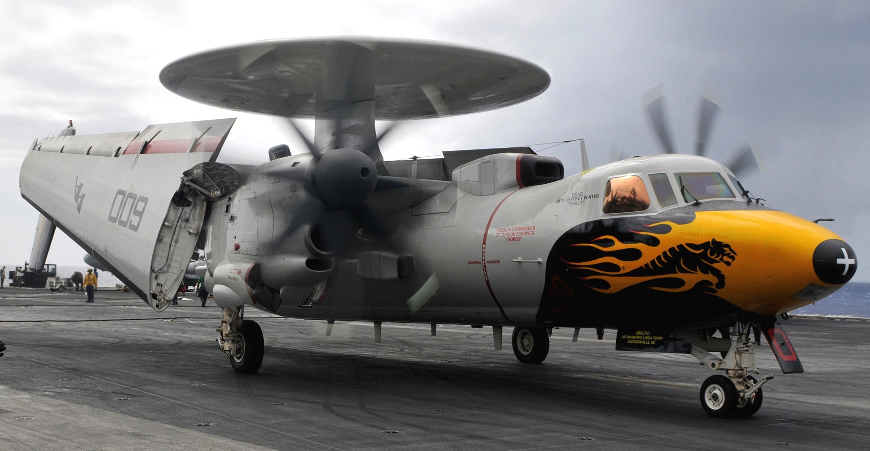 vaw-125 tigertails carrier airborne early warning squadron e-2c hawkeye cvw-17 cvn-70 uss carl vinson 68