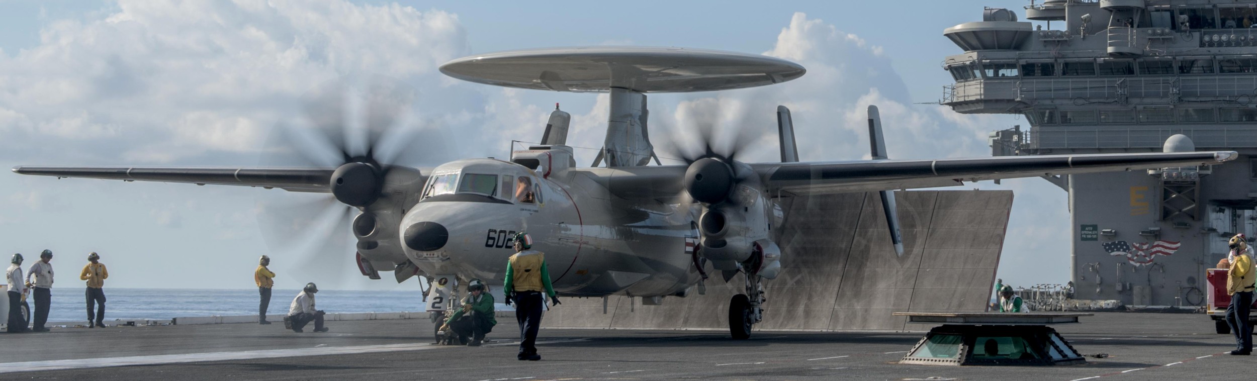 vaw-125 tigertails carrier airborne early warning squadron e-2d advanced hawkeye cvw-5 cvn-76 uss ronald reagan 81