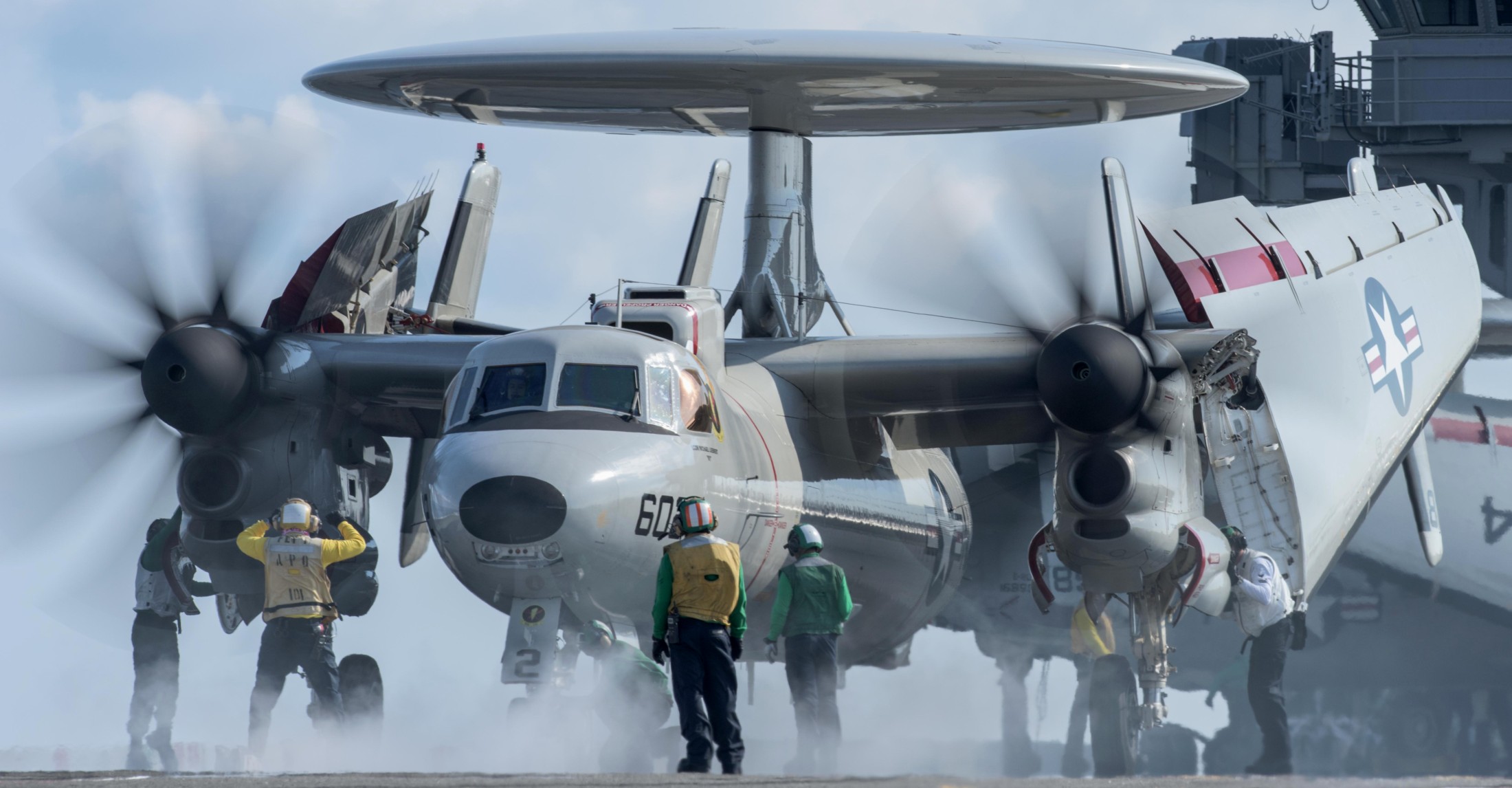 vaw-125 tigertails carrier airborne early warning squadron e-2d advanced hawkeye cvw-5 cvn-76 uss ronald reagan 82