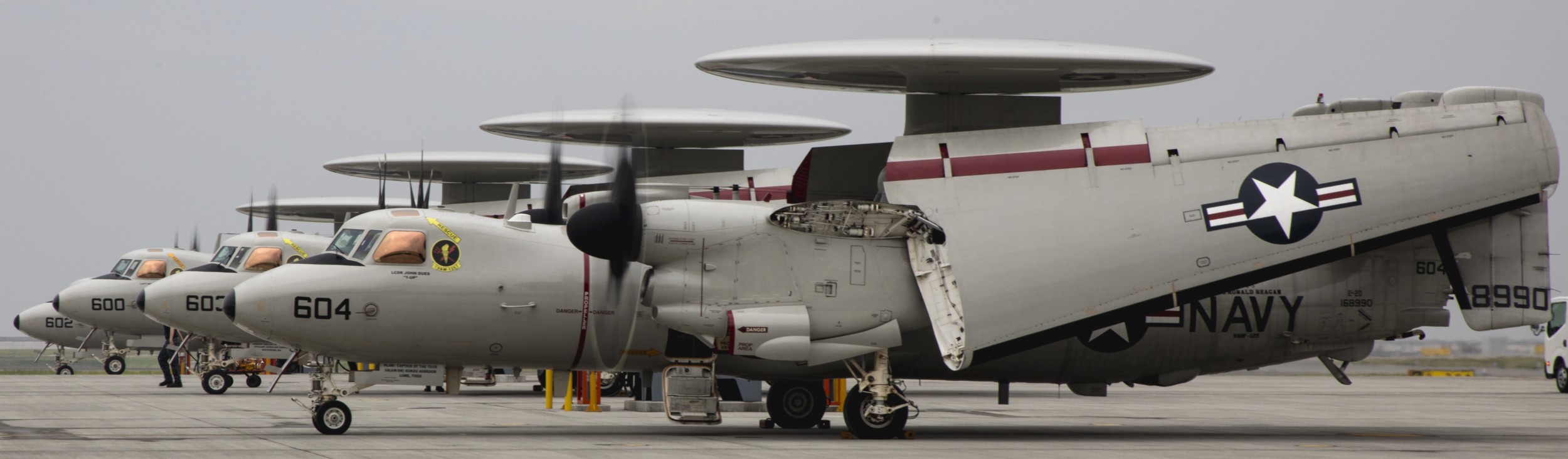 vaw-125 tigertails carrier airborne early warning squadron e-2d advanced hawkeye mcas iwakuni japan 2017 86