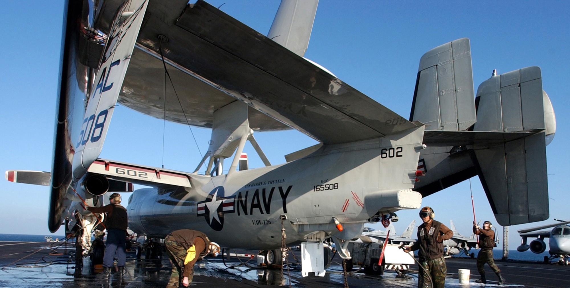 vaw-126 seahawks carrier airborne early warning squadron e-2c hawkeye cvw-3 cvn-75 uss harry s. truman 2004 31