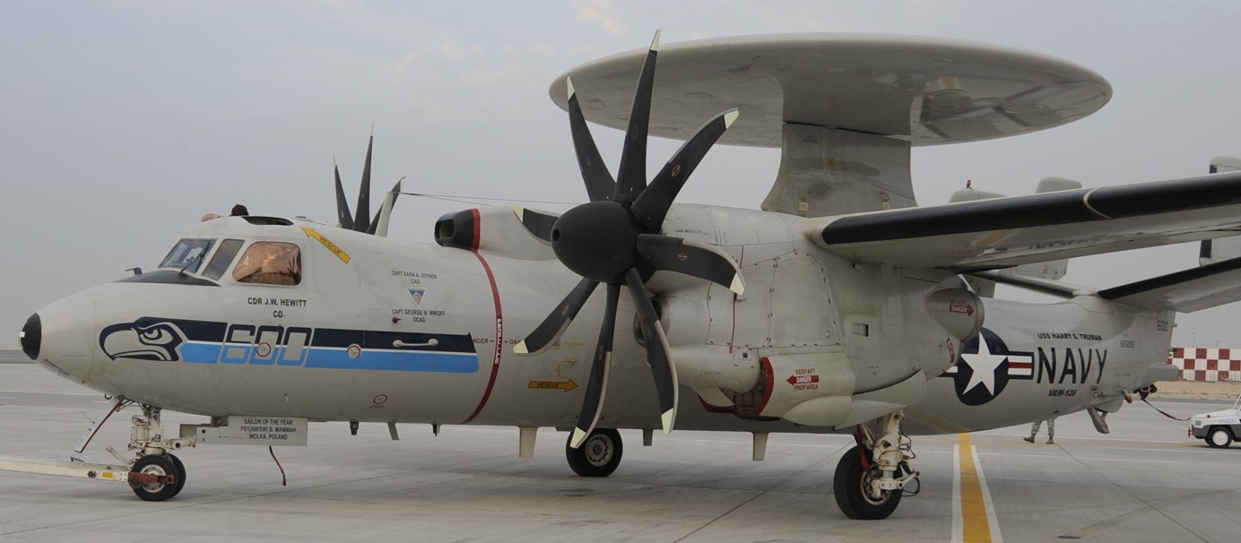 vaw-126 seahawks carrier airborne early warning squadron e-2c hawkeye dubai air show 2013 57