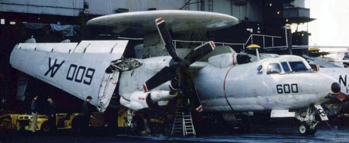 vaw-127 seabats carrier airborne early warning squadron e-2c hawkeye cvw-13 cv-43 uss coral sea 1985 14