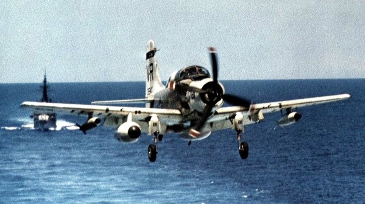 vaw-13 zappers carrier airborne early warning squadron us navy douglas ea-1f skyraider cvw-14 uss constellation cva-64 12