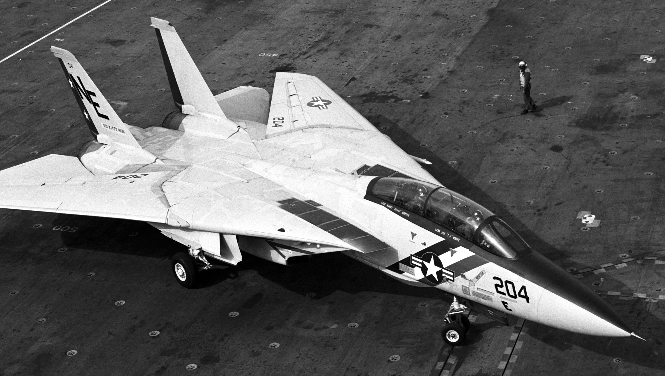vf-2 bounty hunters fighter squadron fitron f-14a tomcat carrier air wing cvw-2 uss kitty hawk cv-63 52