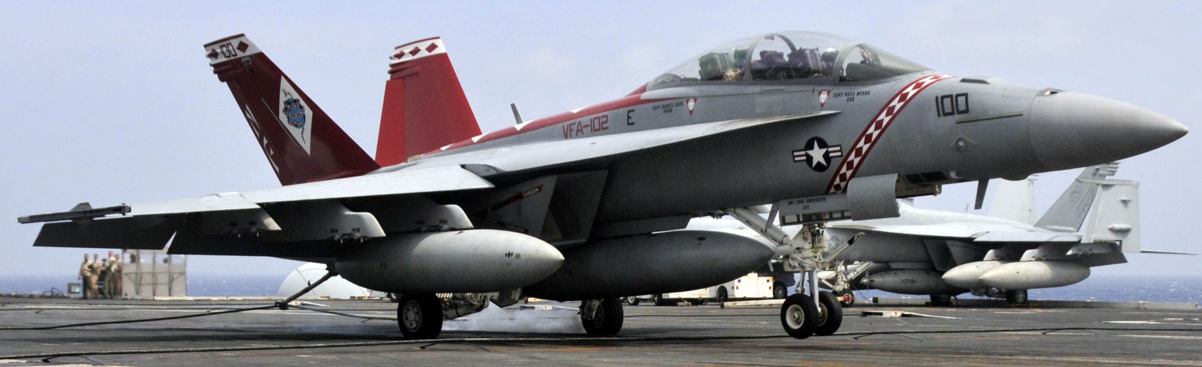 vfa-102 diamondbacks strike fighter squadron f/a-18f super hornet cvw-5 cvn-73 uss george washington 06