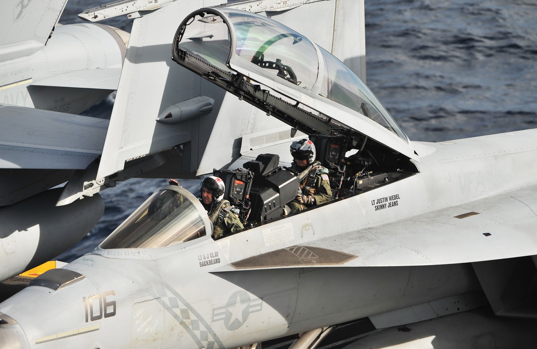 vfa-102 diamondbacks strike fighter squadron f/a-18f super hornet cvw-5 cvn-73 uss george washington 08 cockpit