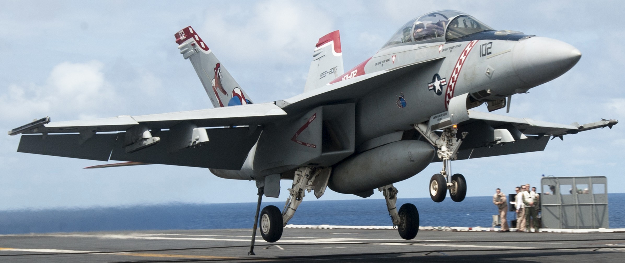 vfa-102 diamondbacks strike fighter squadron f/a-18f super hornet cvw-5 cvn-73 uss george washington 2015 15