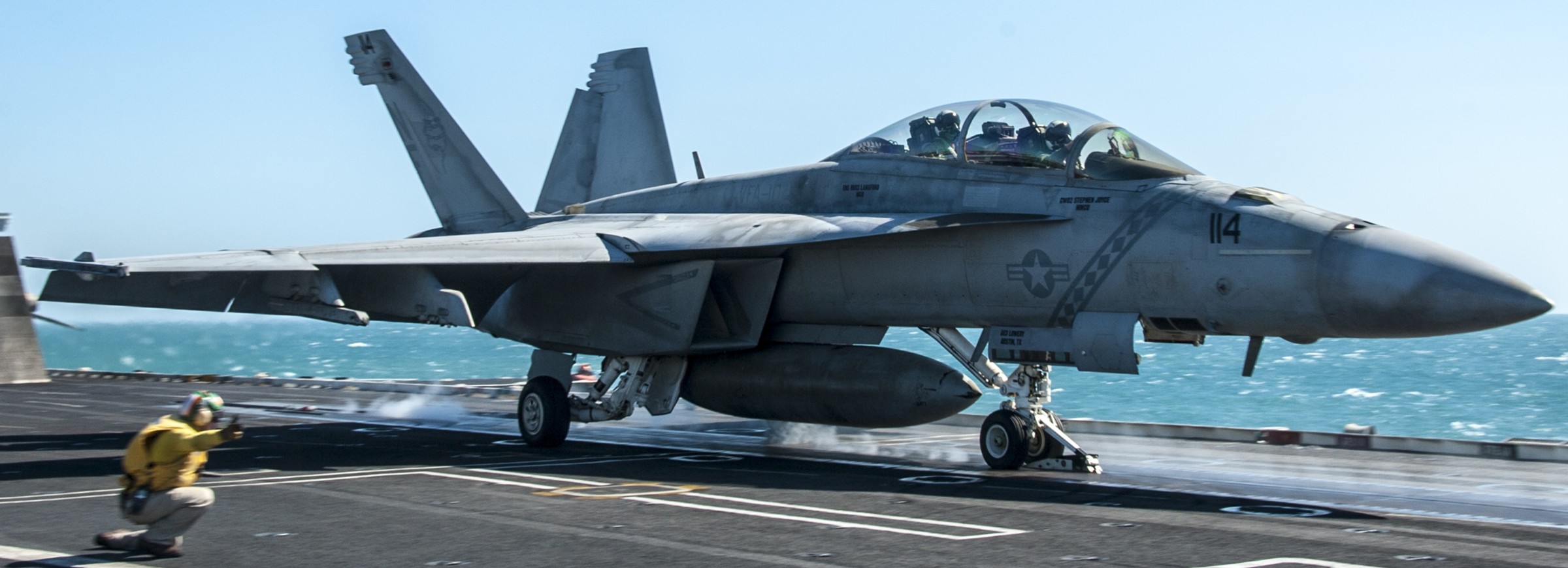 vfa-102 diamondbacks strike fighter squadron f/a-18f super hornet cvw-5 cvn-73 uss george washington 16