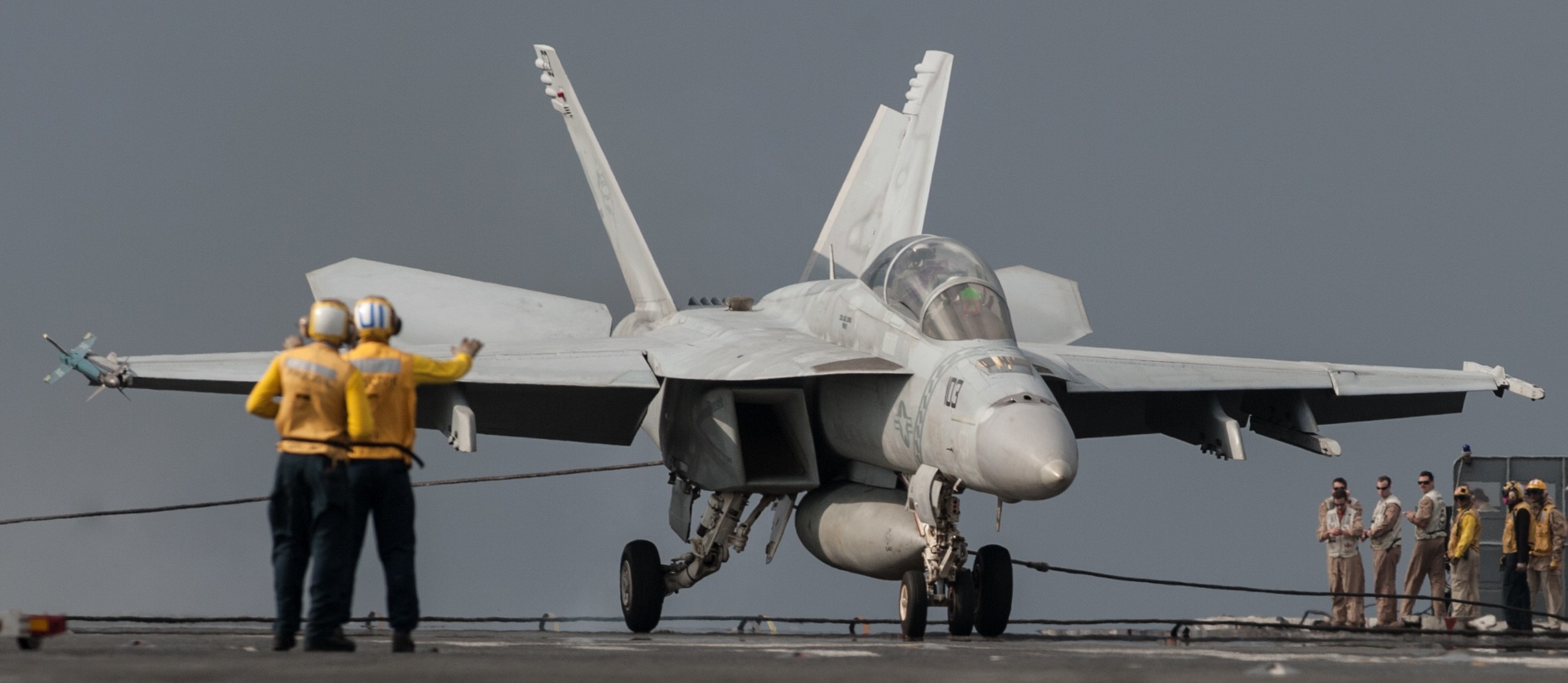 vfa-102 diamondbacks strike fighter squadron f/a-18f super hornet cvw-5 cvn-76 uss ronald reagan 2016 18