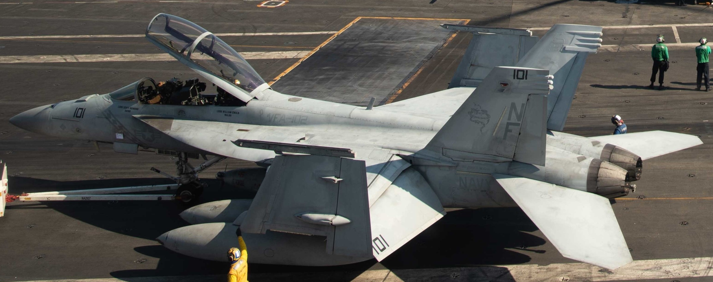 vfa-102 diamondbacks strike fighter squadron f/a-18f super hornet cvw-5 cvn-76 uss ronald reagan 22