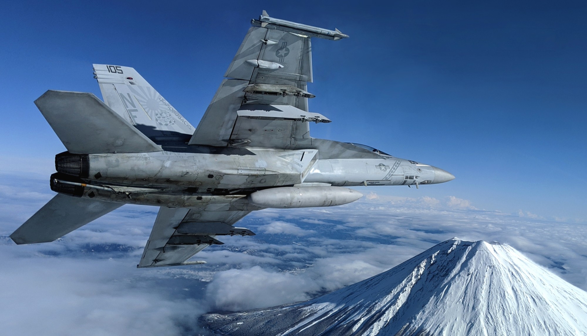 vfa-102 diamondbacks strike fighter squadron f/a-18f super hornet cvw-5 mount fuji japan 2020 26