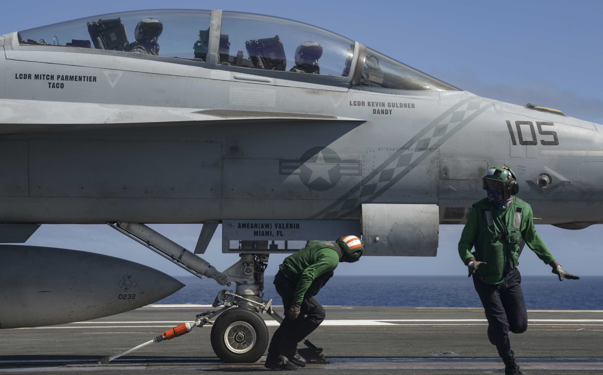 vfa-102 diamondbacks strike fighter squadron f/a-18f super hornet cvw-5 cvn-76 uss ronald reagan 27